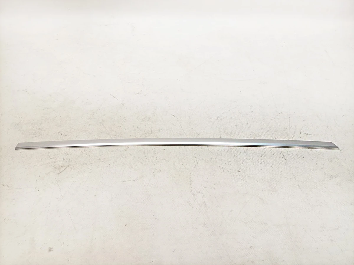 Rear left door glass guide molding Audi E-tron 4KE839643C