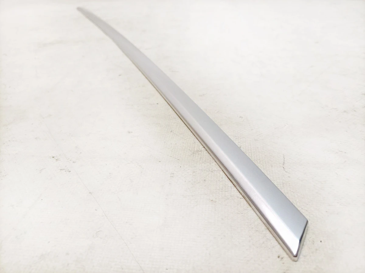 Rear left door glass guide molding Audi E-tron 4KE839643C