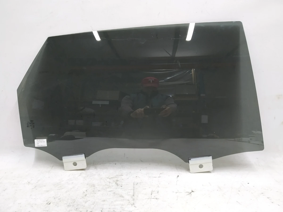 Door glass rear right multilayer tinted Audi E-tron 4KE845026A