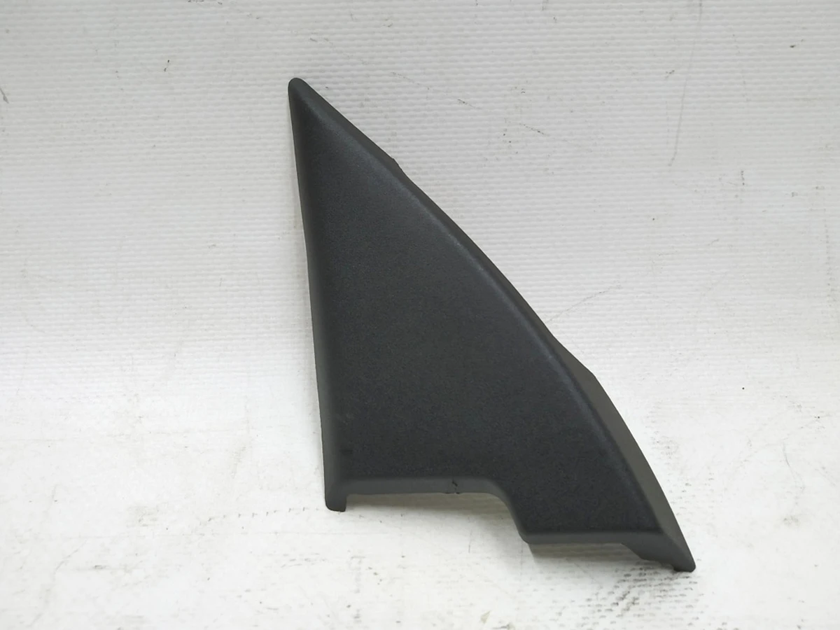 Door glass trim trim left Audi E-tron 4KE857505A