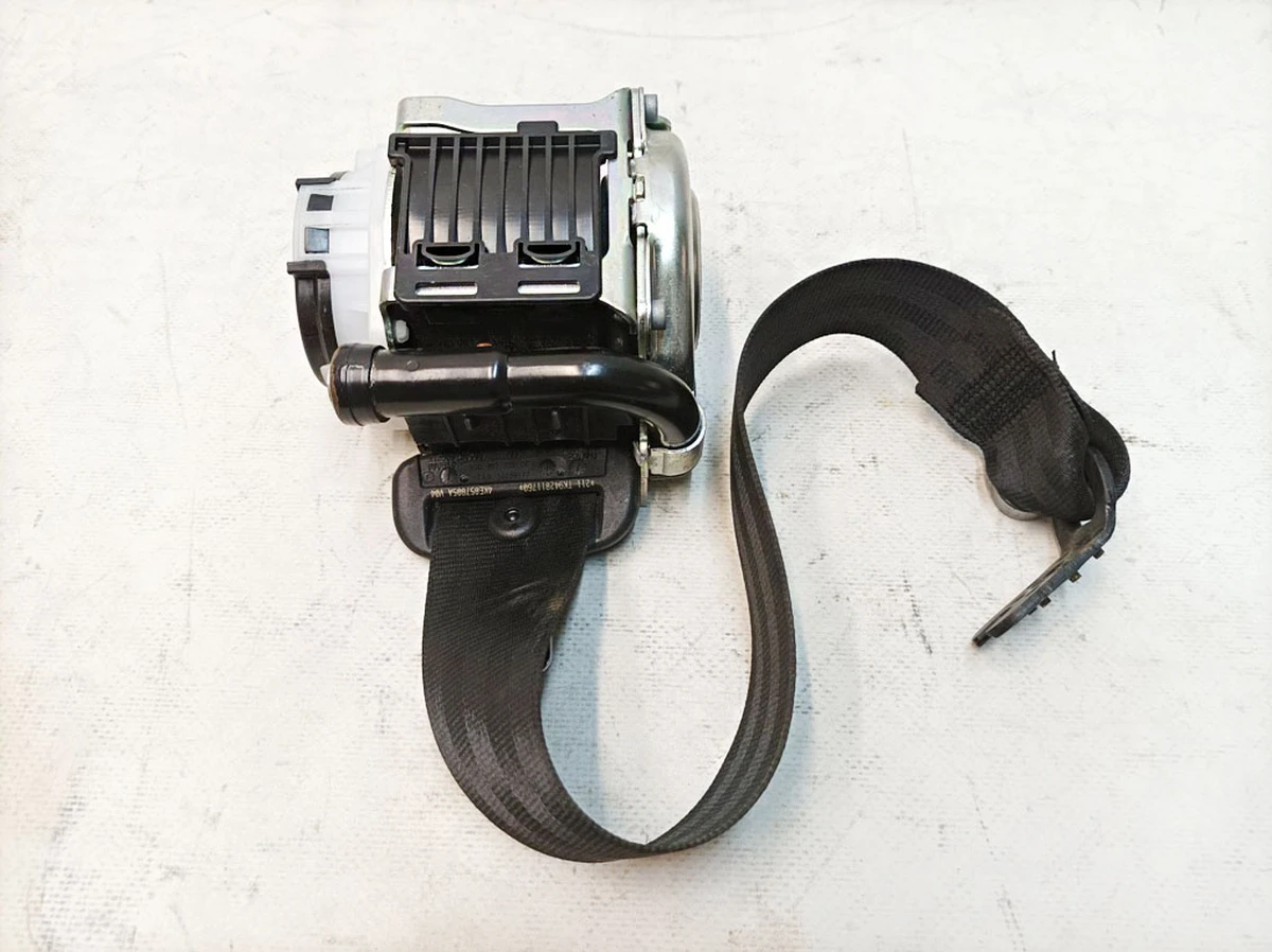 Ремінь безпеки другого ряду правий лівий Audi E-tron 4KE857805A