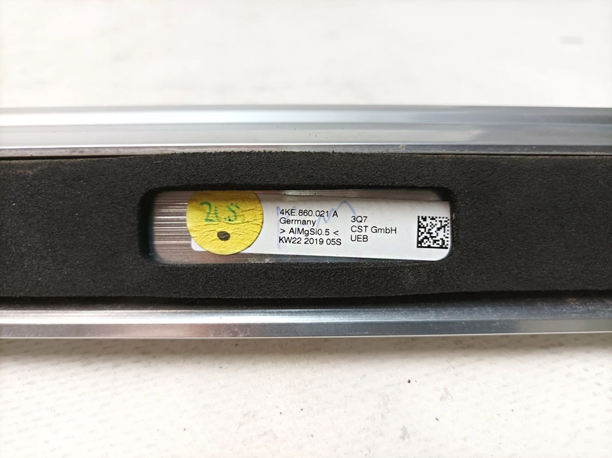 Roof rail left Audi E-tron 4KE860021A