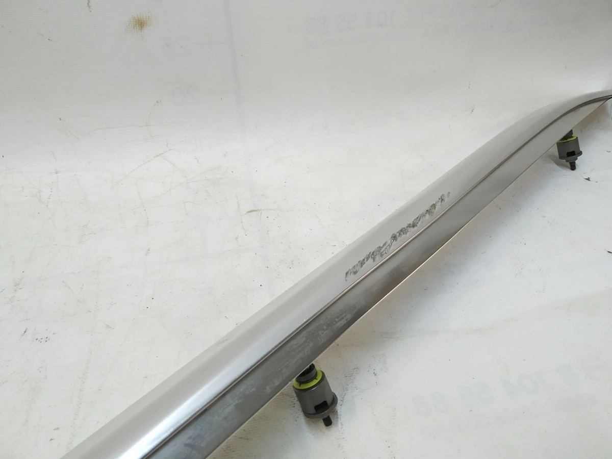 Roof rail left damaged Audi E-tron 4KE860021A