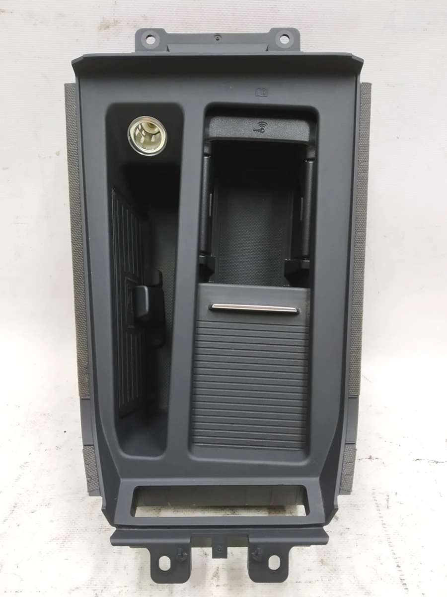 Center console cup holder with socket and induction charging assembly Audi E-tron 4KE862533E