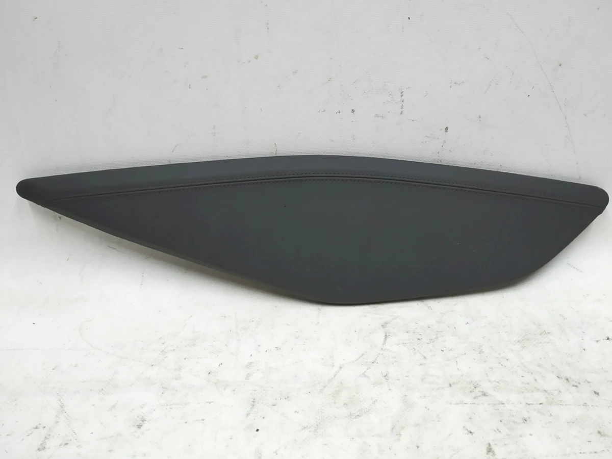 Накладка боковая центральной консоли правая Audi E-tron 4KE863306B