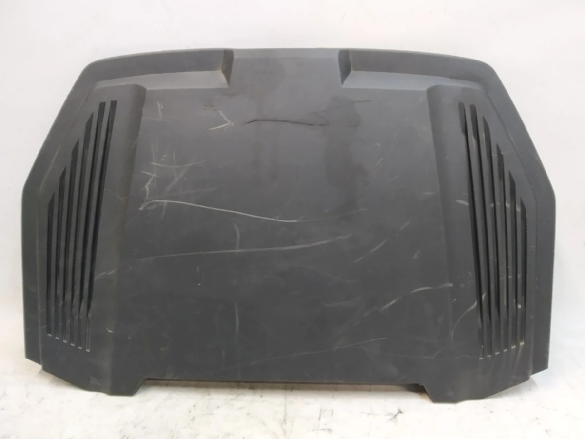 Кришка речового відділення переднього із пошкодженням Audi E-tron 4KE863369