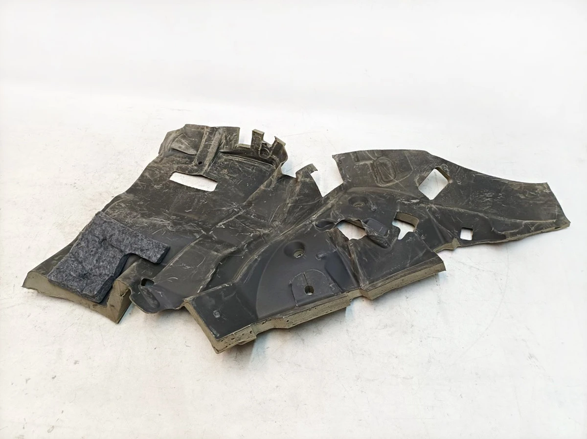 Шумоізоляція колісної арки права Audi E-tron 4KE863814