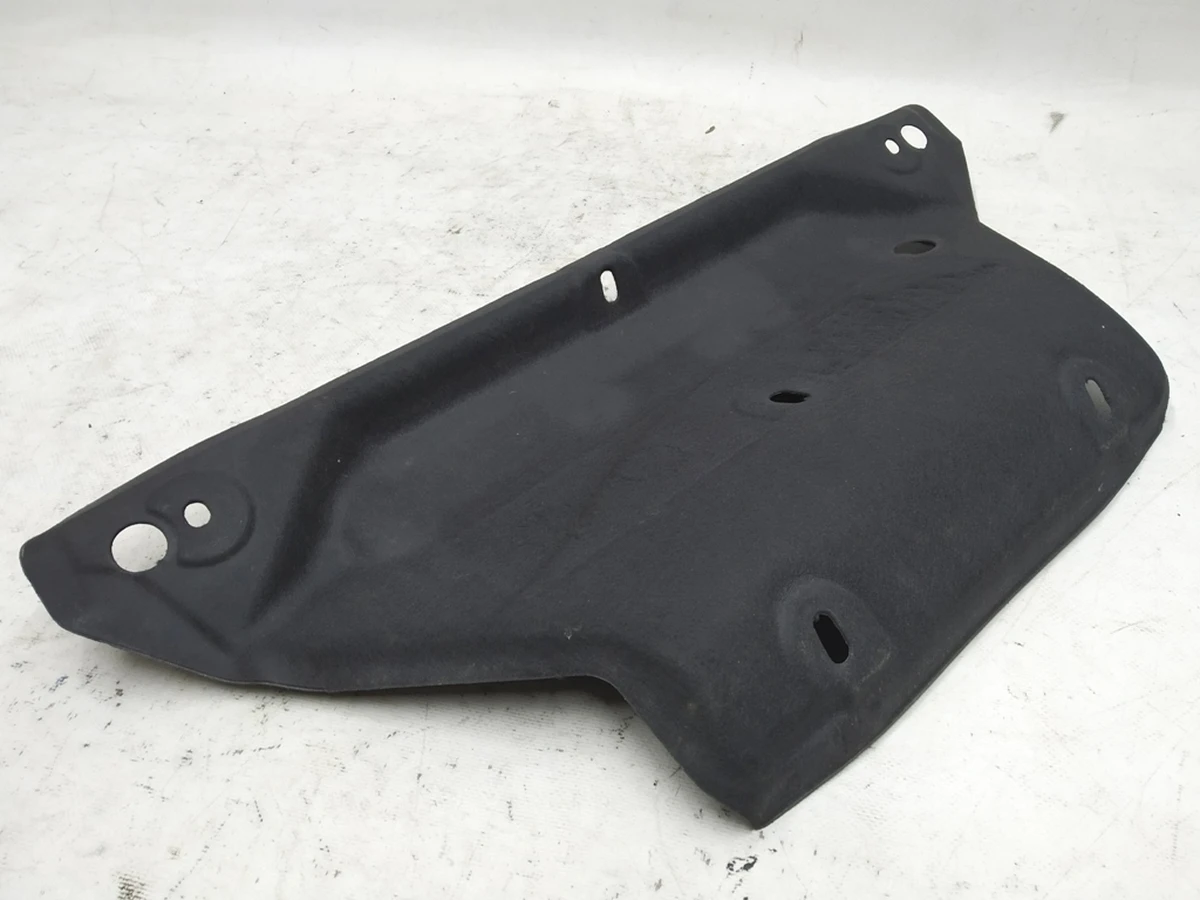 Sound deadening amplifier middle Audi E-tron 4KE863829