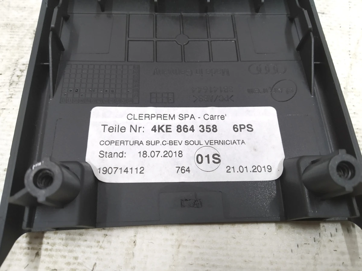 Upper center console armrest support pad Audi E-tron 4KE864358