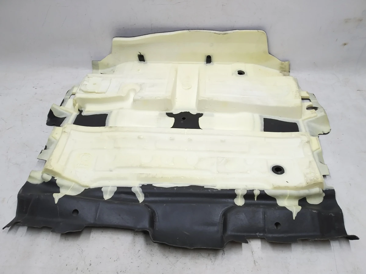 Noise damper for spare wheel well front Audi E-tron 4KE864602A