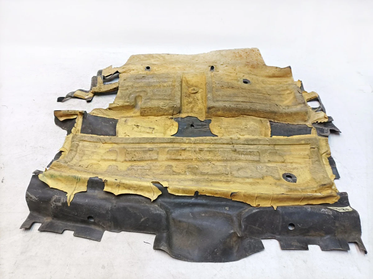 Soundproofing of the spare wheel well, front part (damaged) Audi E-tron 4KE864602A