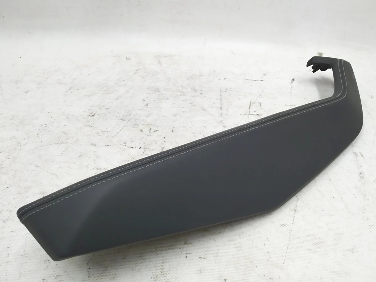 Підлокітник карти двері передньої лівої WJC soul/felsgrau Audi E-tron 4KE867173B