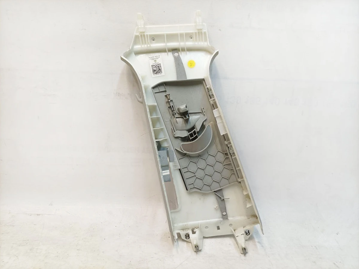 Облицювання стійки B права верхня mondsilber 3FW Audi E-tron 4KE867244B