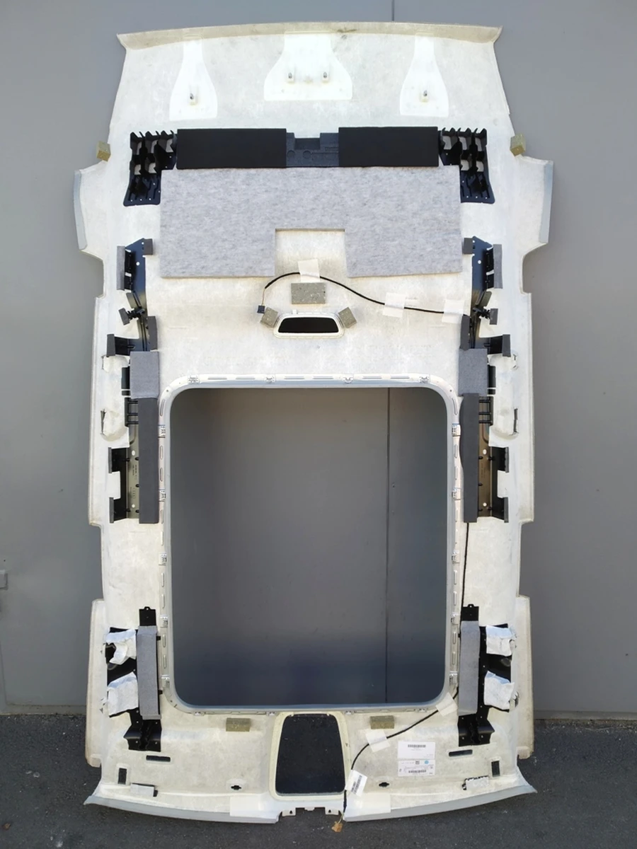 Ceiling panel 3FW (textile) damaged Audi E-tron 4KE867505H