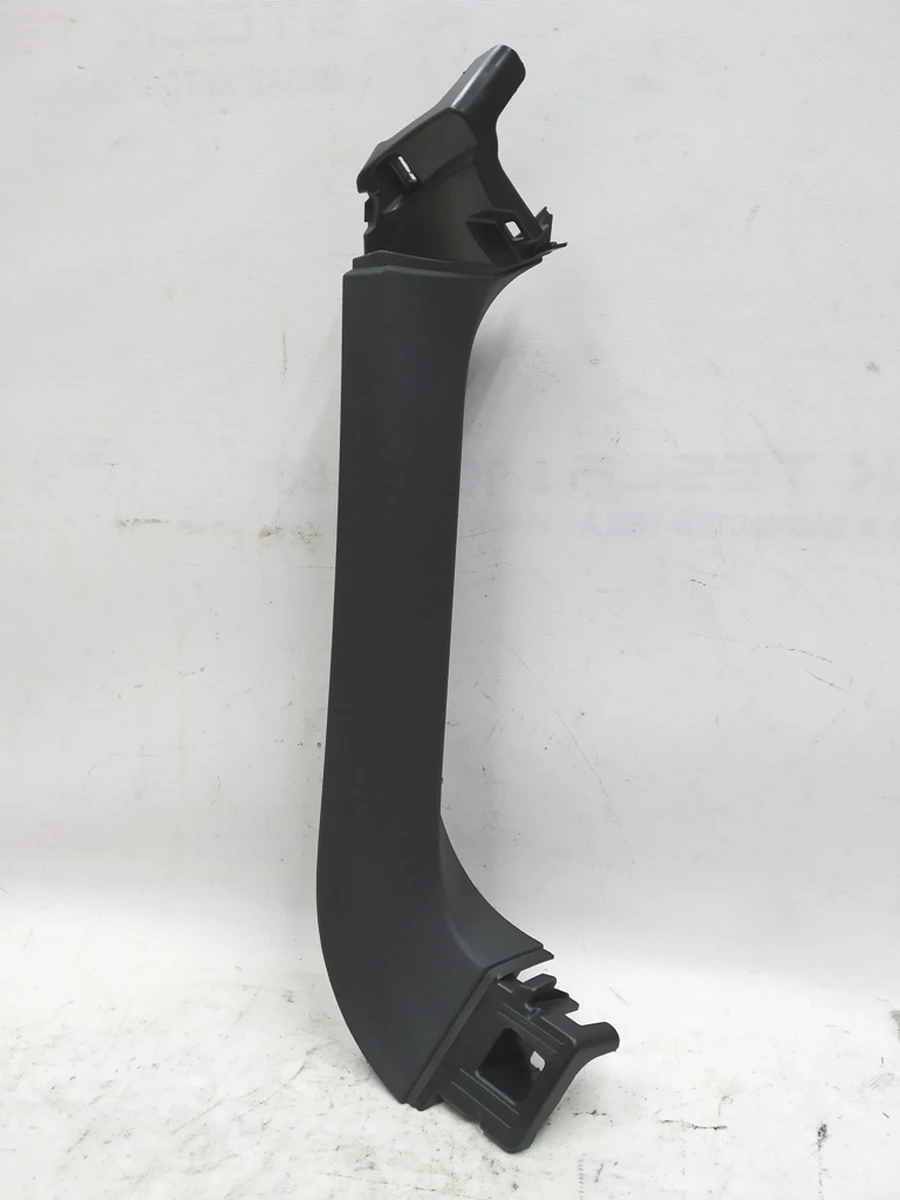 Облицювання кришки багажника внутрішня ліва верхня Audi E-tron 4KE867607