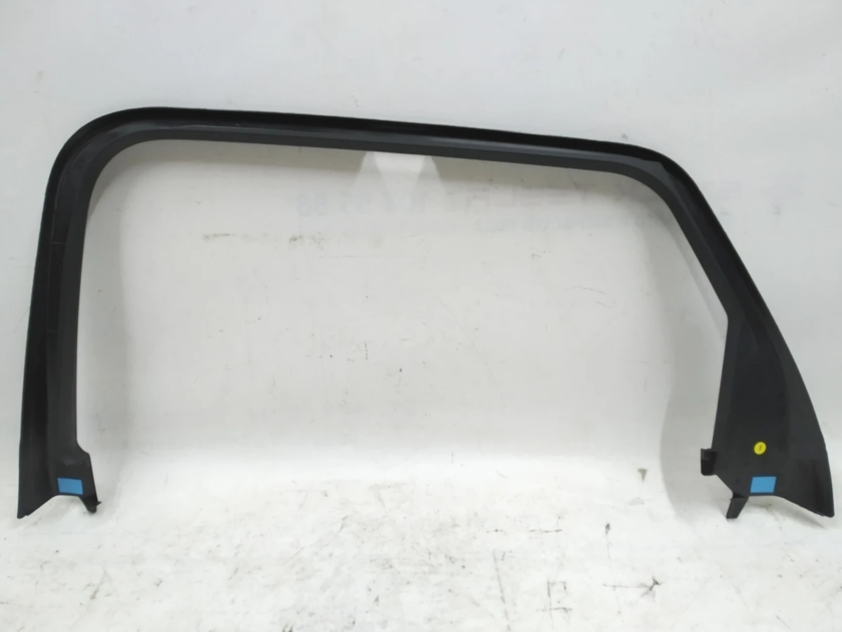 Facing of an aperture of glass of a door of a back left internal Audi E-tron 4KE867671