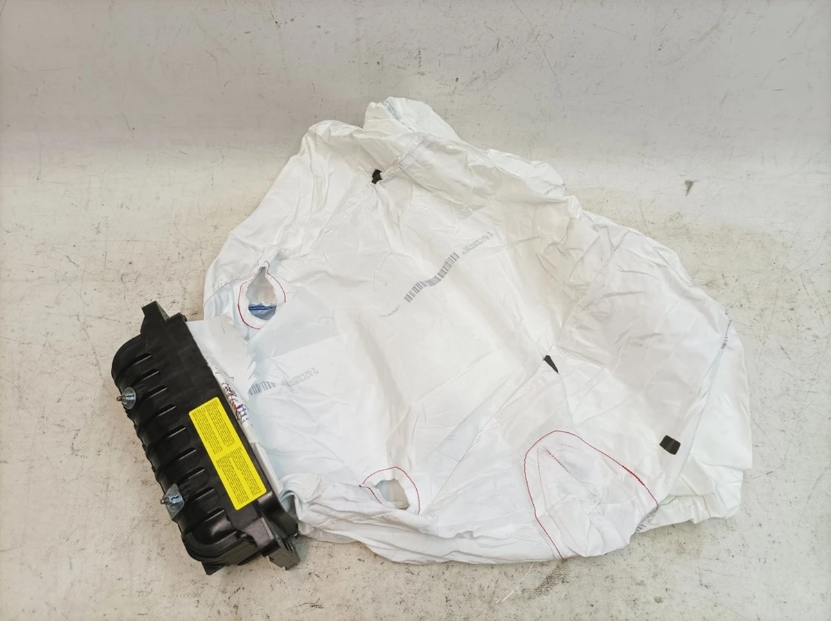 Подушка безопасности передней панели (торпедо) переднего пассажира с повреждением Audi E-tron 4KE880204E