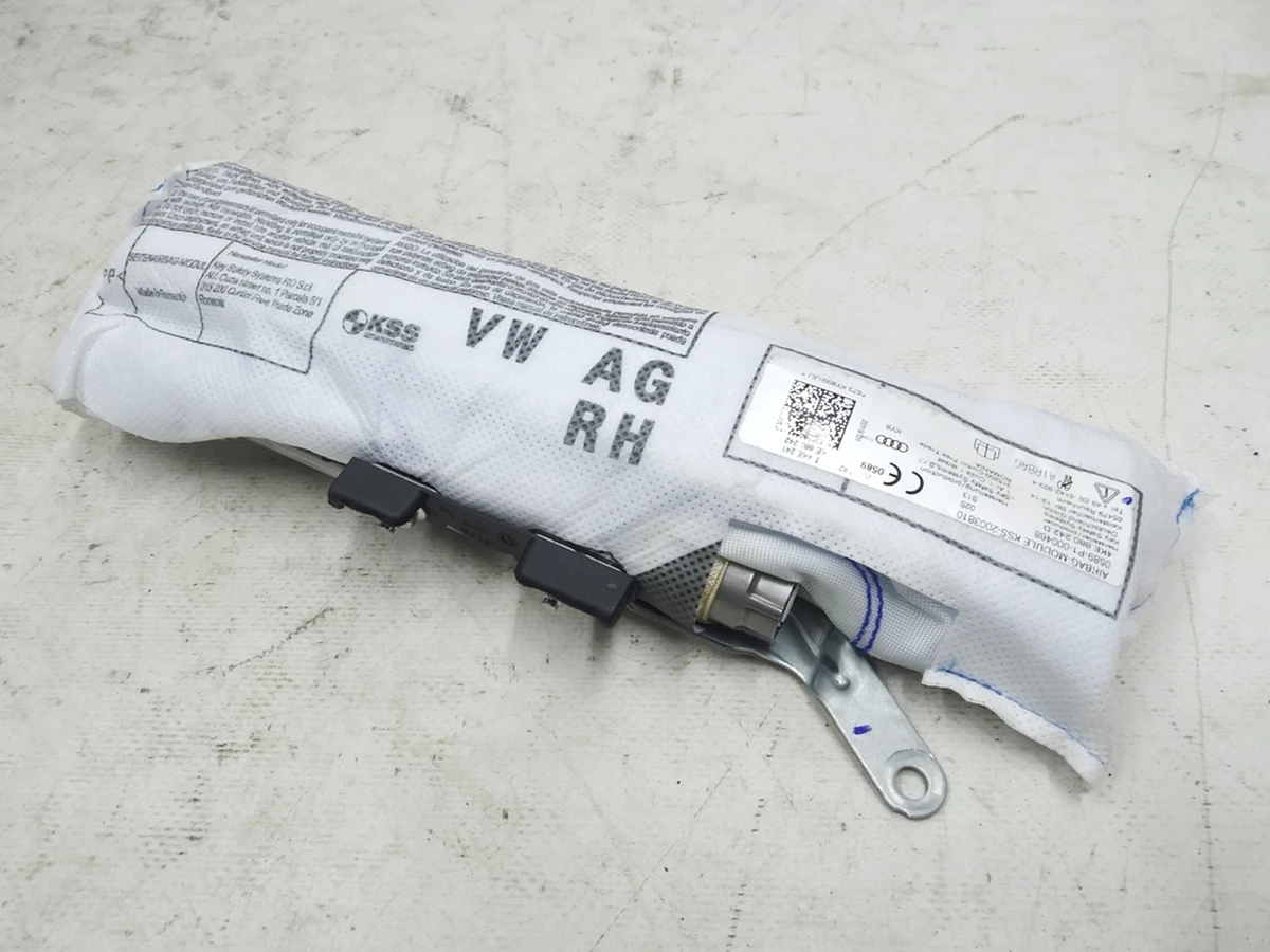 Подушка безопасности боковая сиденья переднего правого Audi E-tron 4KE880242D