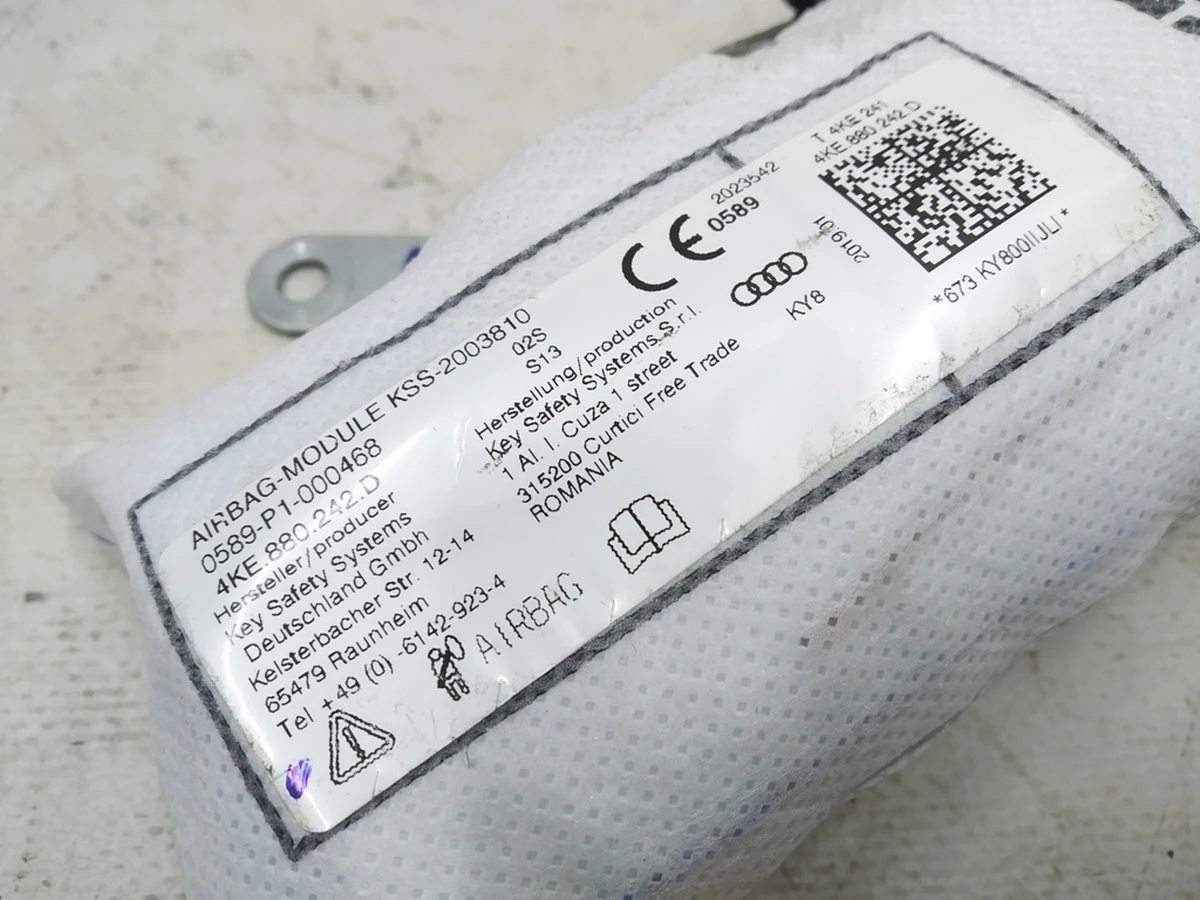 Подушка безопасности боковая сиденья переднего правого Audi E-tron 4KE880242D