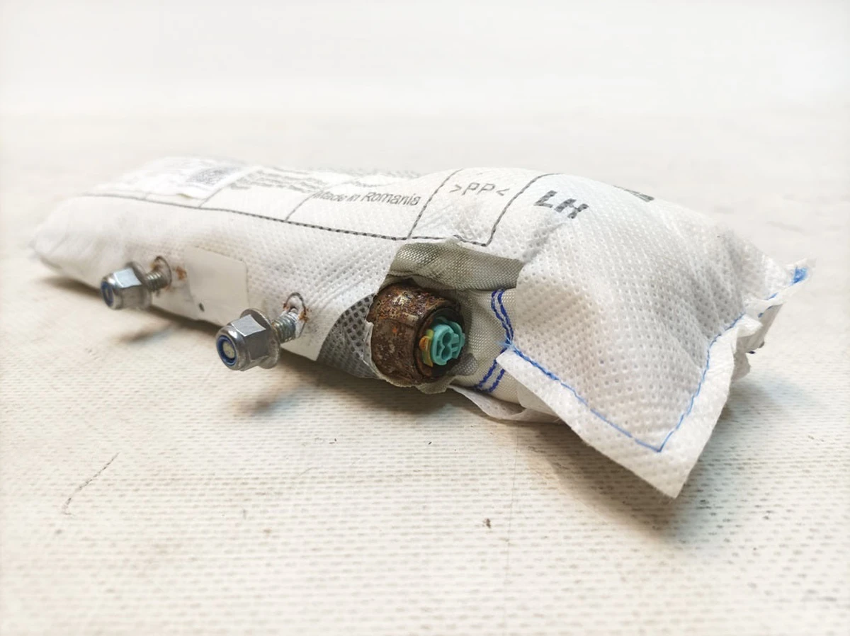 Подушка безопасности боковая сиденья заднего левого Audi E-tron 4KE880441G