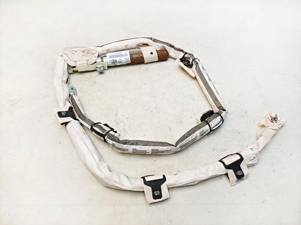 Модуль верхней подушки безопасности правой Audi E-tron 4KE880742E