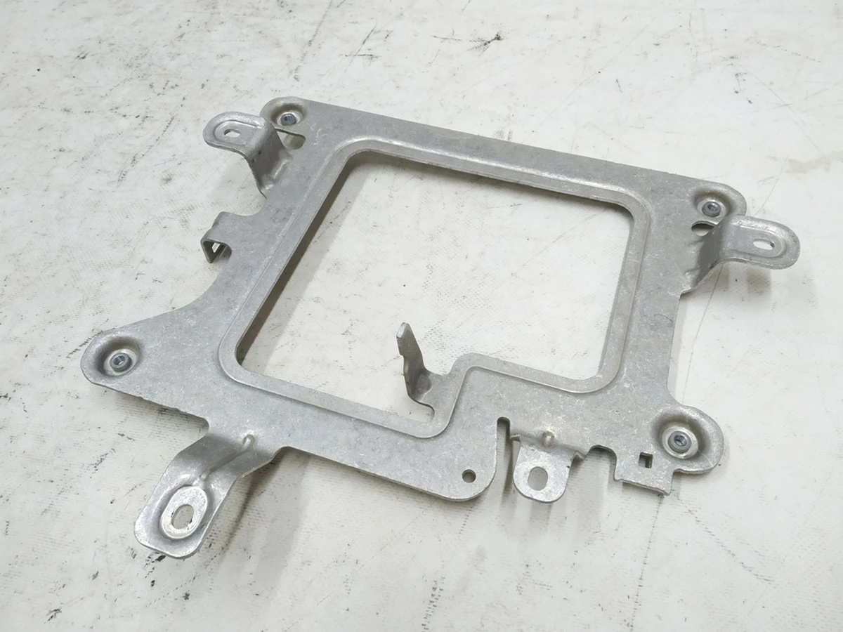 Кронштейн перетворювача напруги Audi E-tron 4KE907349