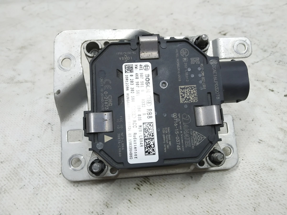 Radar assembly with mounting bracket Audi E-tron 4KE907561B