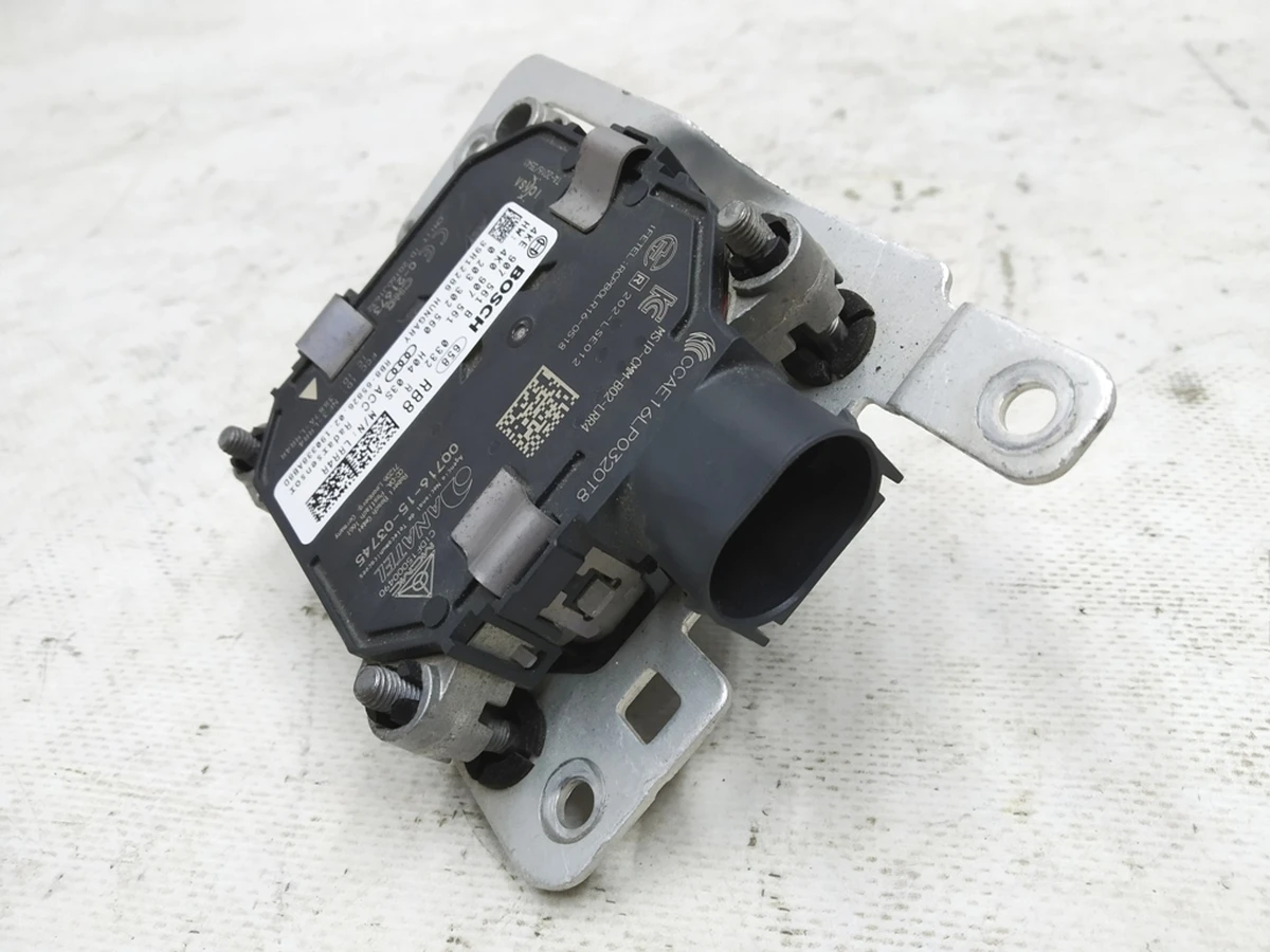 Radar assembly with mounting bracket Audi E-tron 4KE907561B