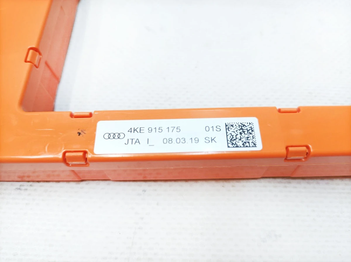 З'єднувач високовольтний задній правий Audi E-tron 4KE915175