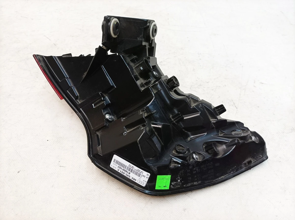 Ліхтар світлодіодний задній лівий (під відновлення) Audi E-tron 4KE945091C