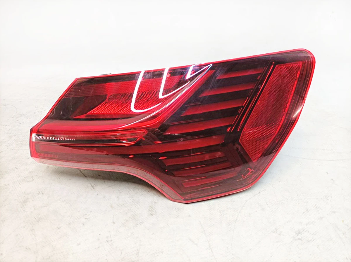 Ліхтар світлодіодний задній правий Audi E-tron 4KE945092C