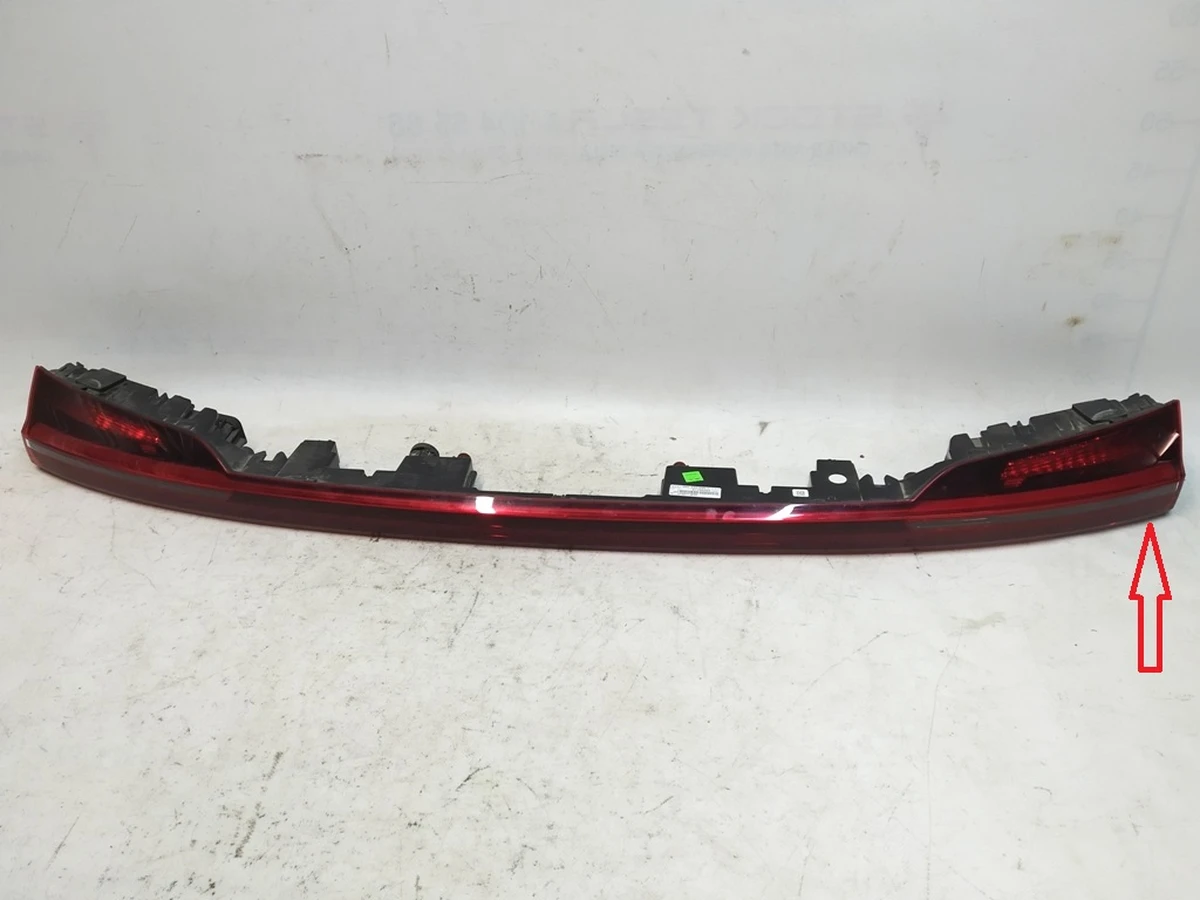 Rear LED lamp assembly damaged Audi E-tron 4KE945095E