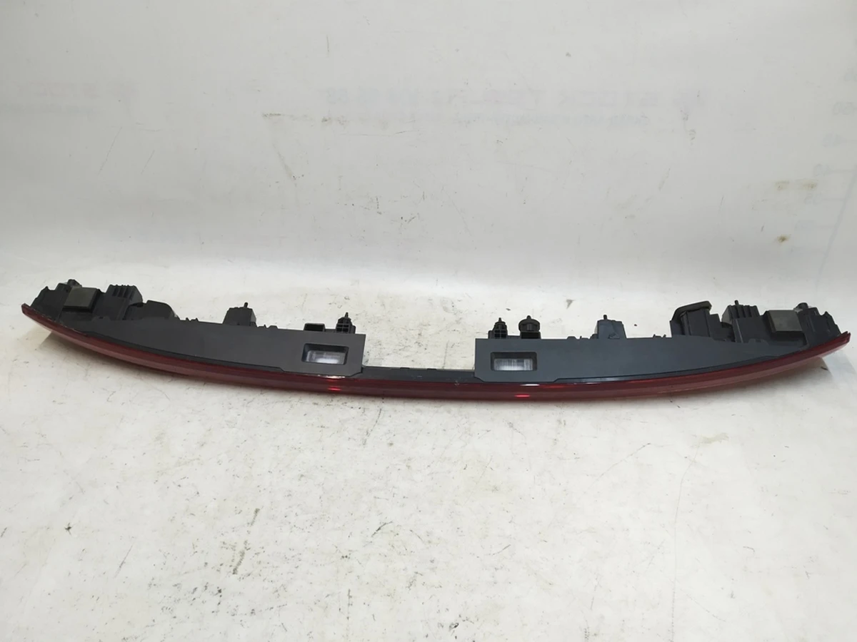 Rear LED lamp assembly damaged Audi E-tron 4KE945095E