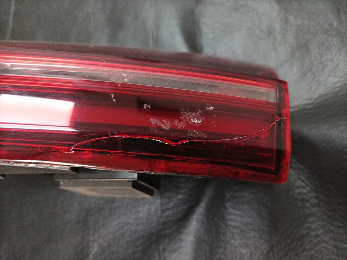 Rear LED lamp assembly damaged Audi E-tron 4KE945095E