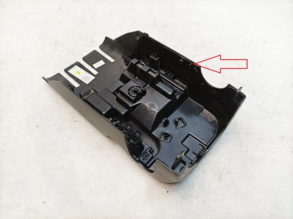 Steering column trim lower part with damage Audi E-tron 4KE953512A