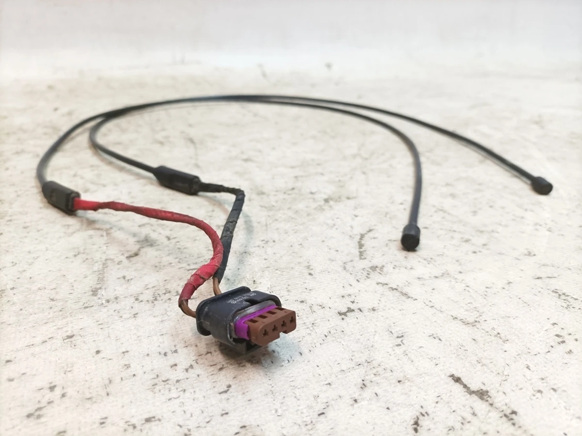 Антена датчика відкриття дверей багажного відсіку Audi E-tron 4KE962239