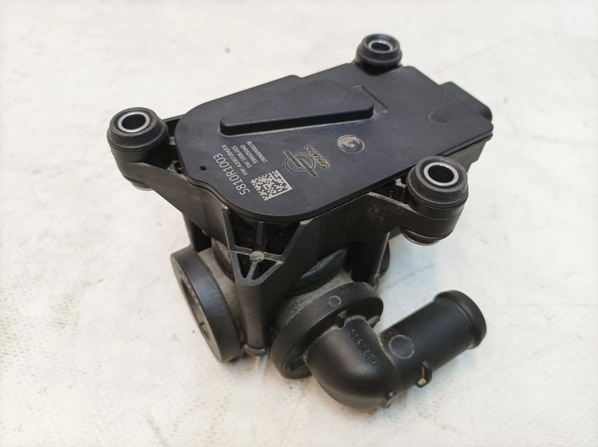 Клапан электрический системы охлаждения Audi E-tron 4KE963375K