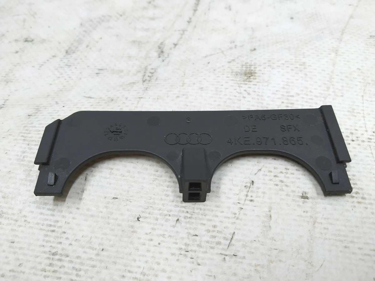 Кабельний канал верхня частина Audi E-tron 4KE971865