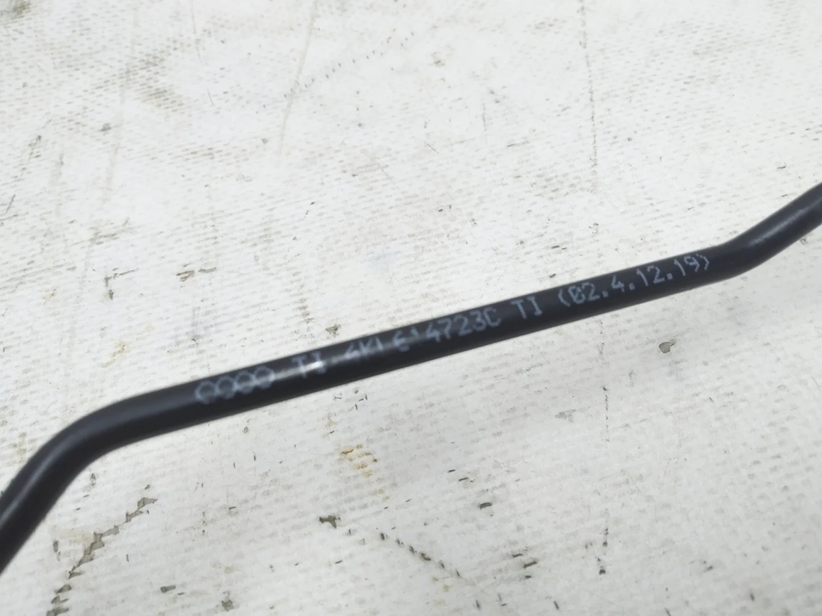 Brake pipe from hydraulic drive to connecting element Audi E-tron 4KL614723C