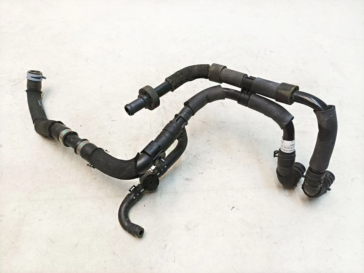 Трубка охлаждающей жидкости с шлангом охлаждающей жидкости Audi E-tron 4KL819316A