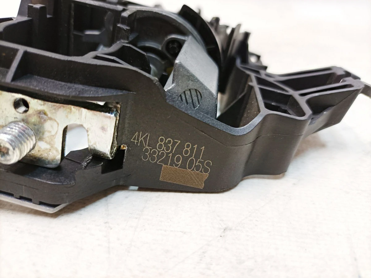 Front left outer door handle housing with opening mechanism Audi E-tron 4KL837811