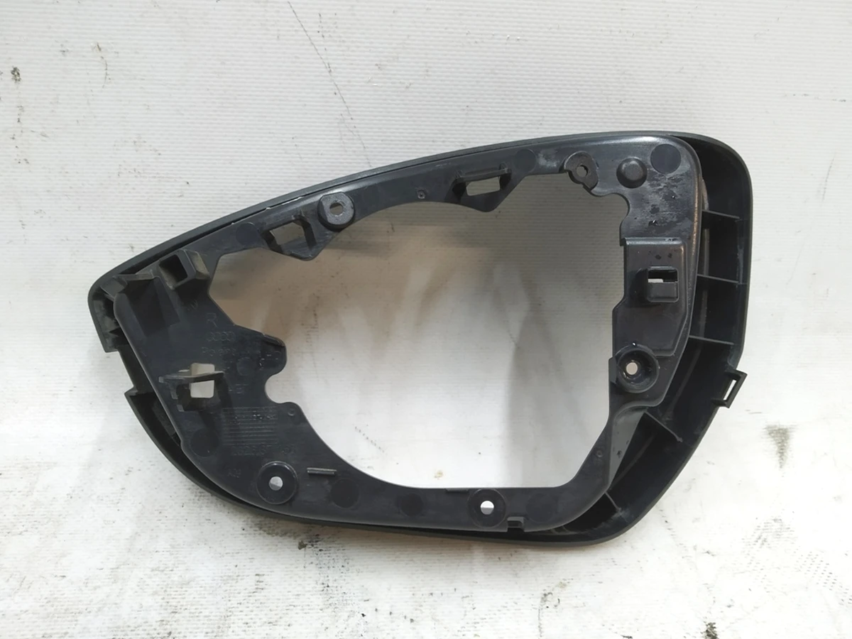 Рама наружного зеркала правого Audi E-tron 4KL857240