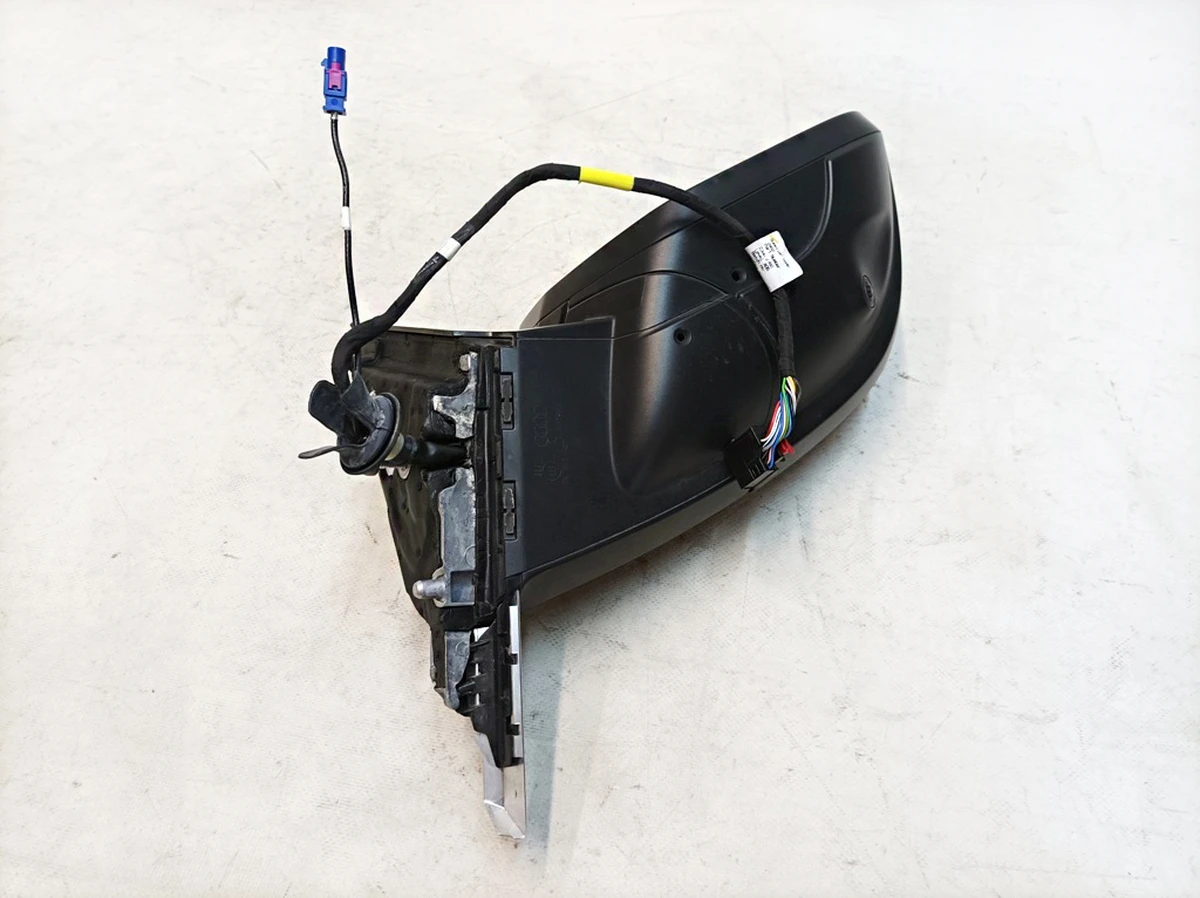 Зеркало наружное с электрическим приводом правое в сборе Код краски: LY9T Audi E-tron 4KL857410