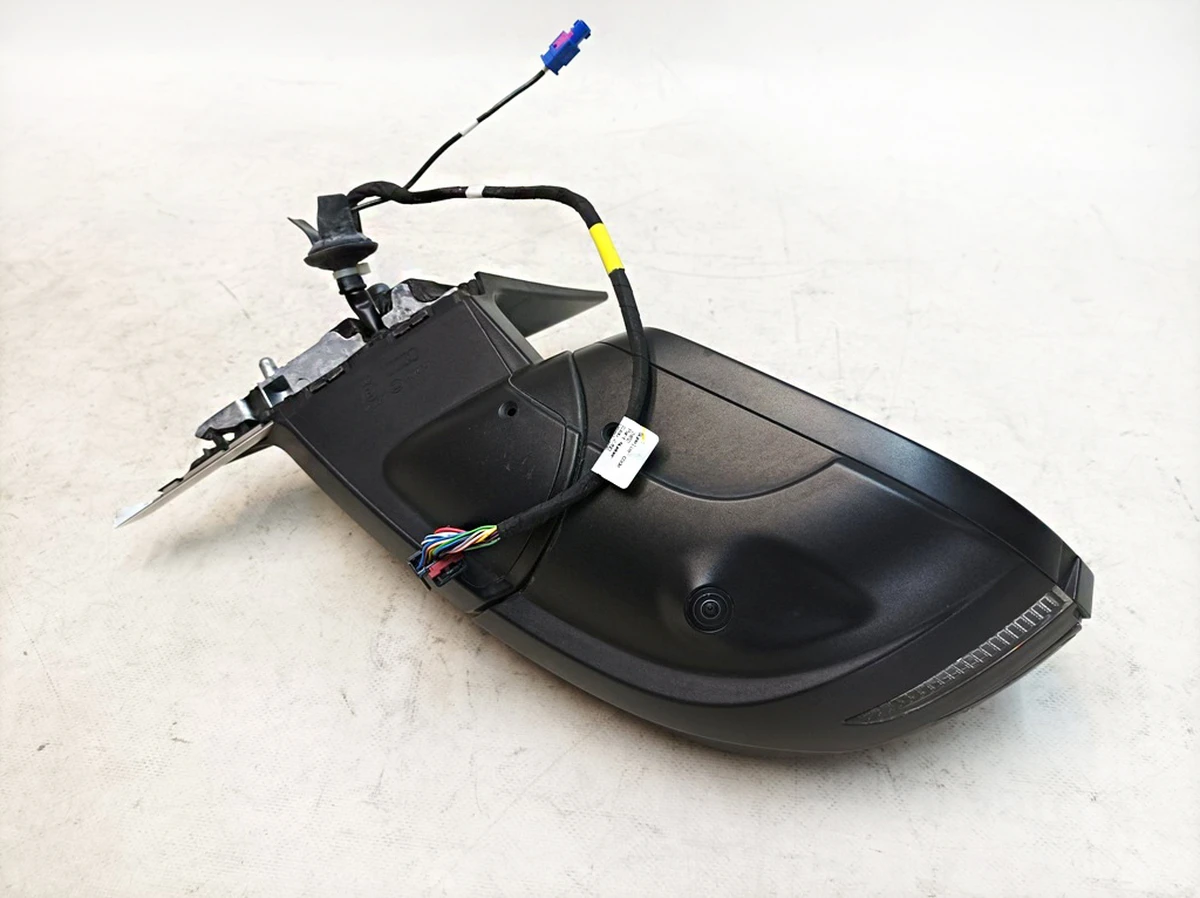 Зеркало наружное с электрическим приводом правое в сборе Код краски: LY9T Audi E-tron 4KL857410