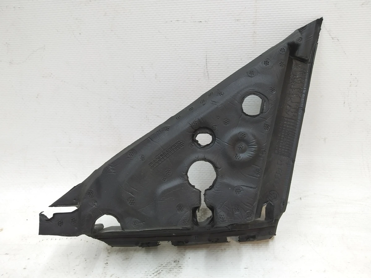 Уплотнитель вспененный кронштейна зеркального правый Audi E-tron 4KL857544