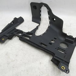 Накладка підрульова передньої панелі Audi E-tron 4KL863083