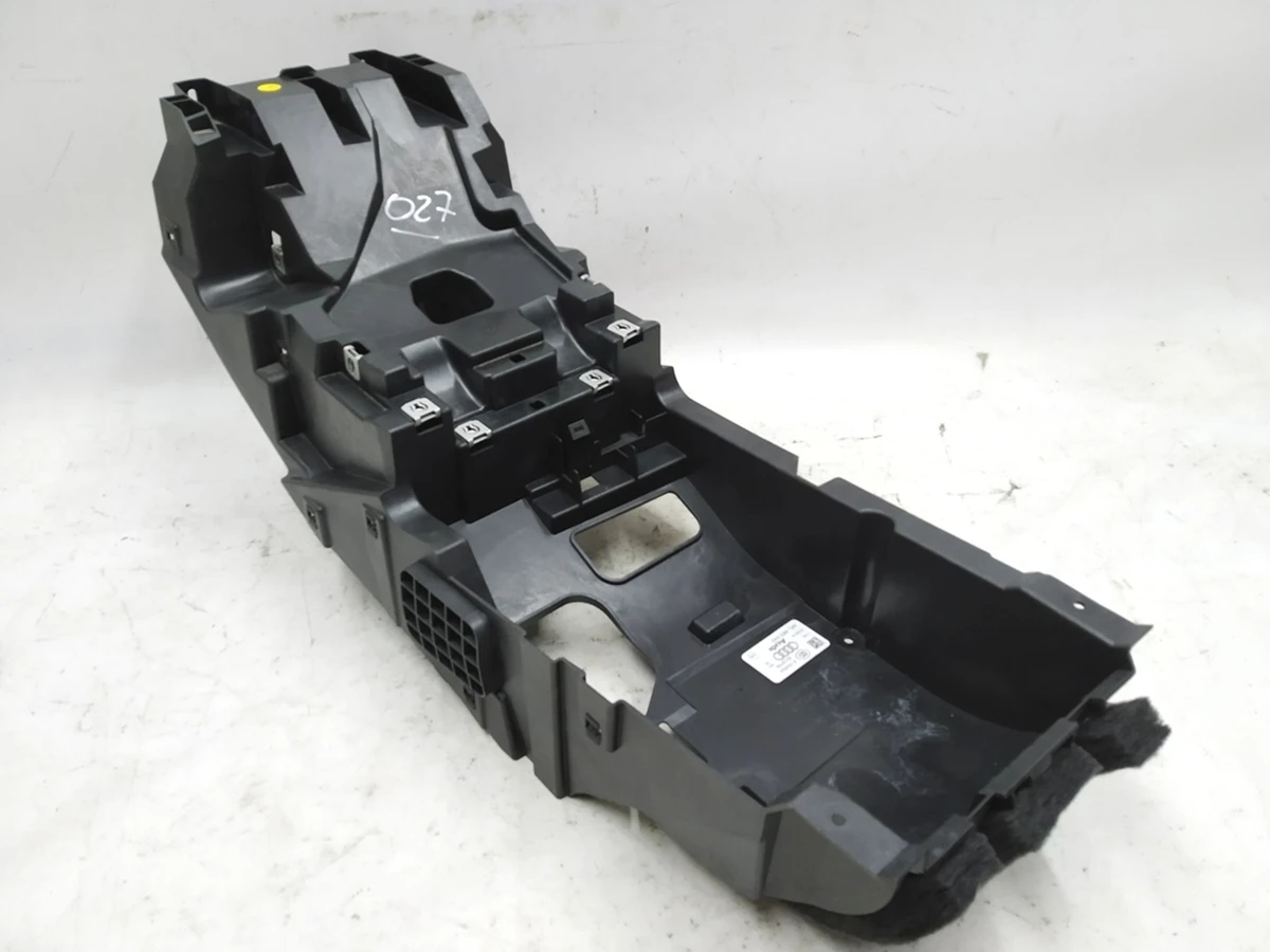Frame-mounting center console (cross bars) Audi E-tron 4KL863243