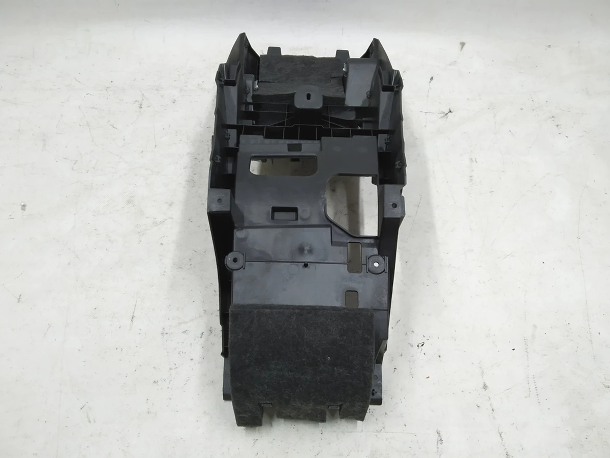 Frame-mounting center console (cross bars) Audi E-tron 4KL863243