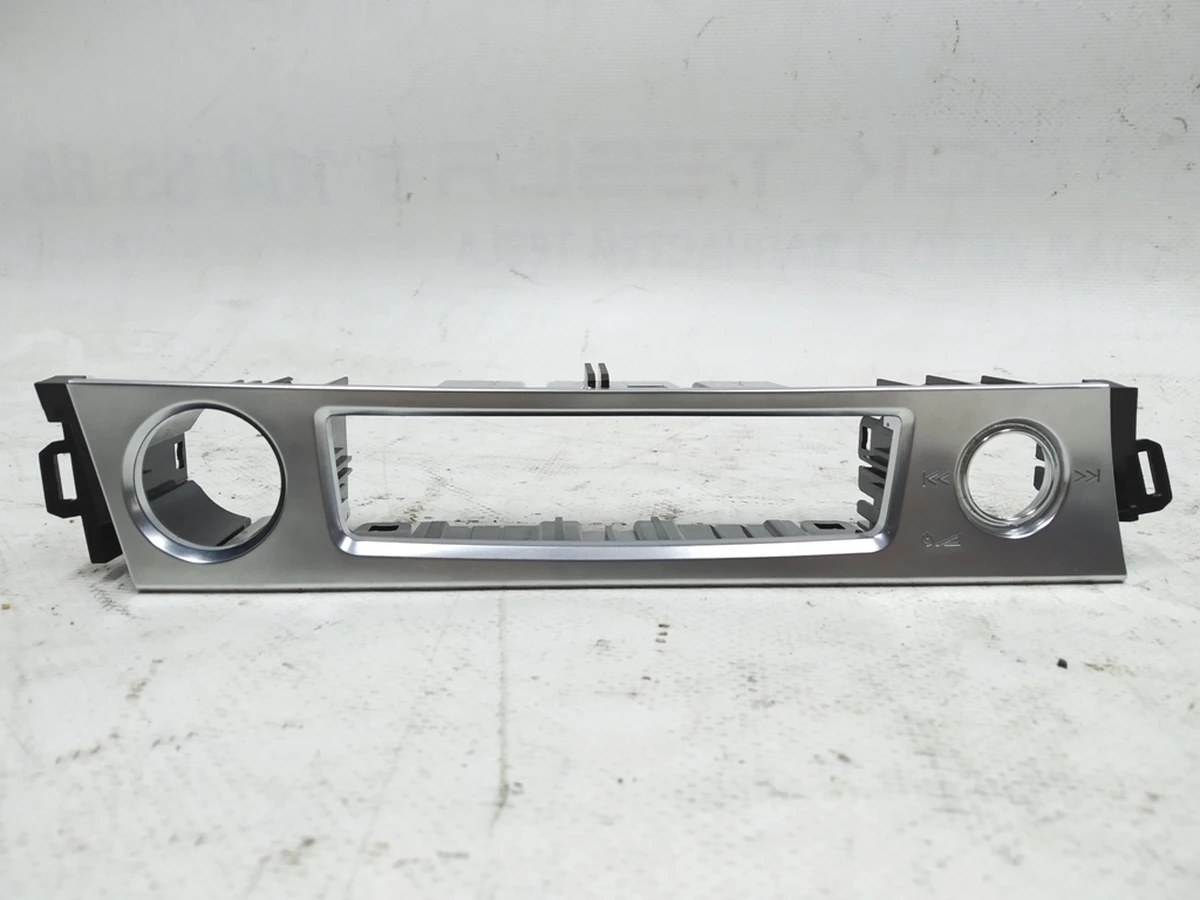 Накладка центральної консолі із кріпленням багатопозиційних перемикачів Audi E-tron 4KL863263