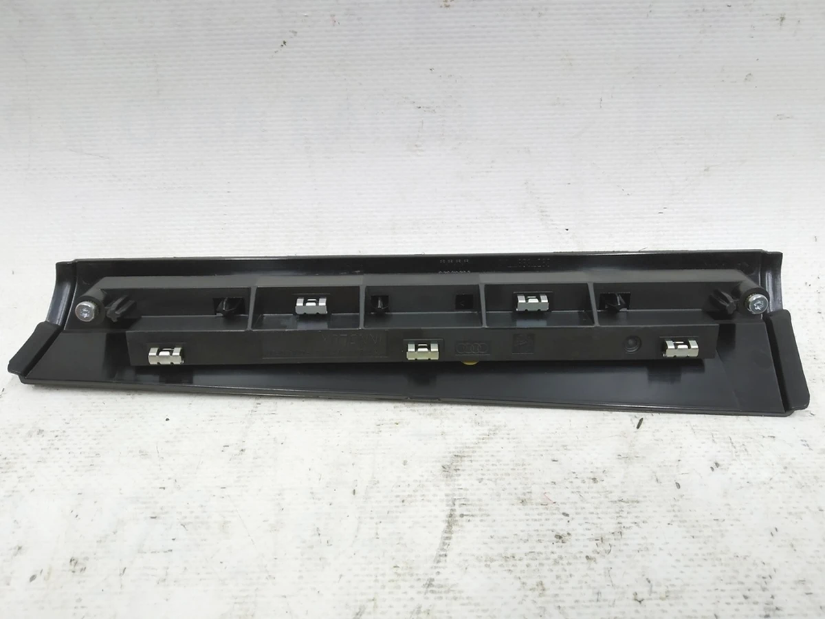 Накладка панели управления и индикации центральной консоли верх Audi E-tron 4KL863289